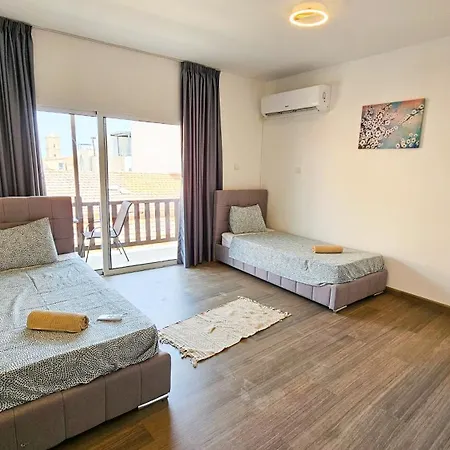 Sky Way Apartment, 150m From Chabad Lubavitch Λάρνακα